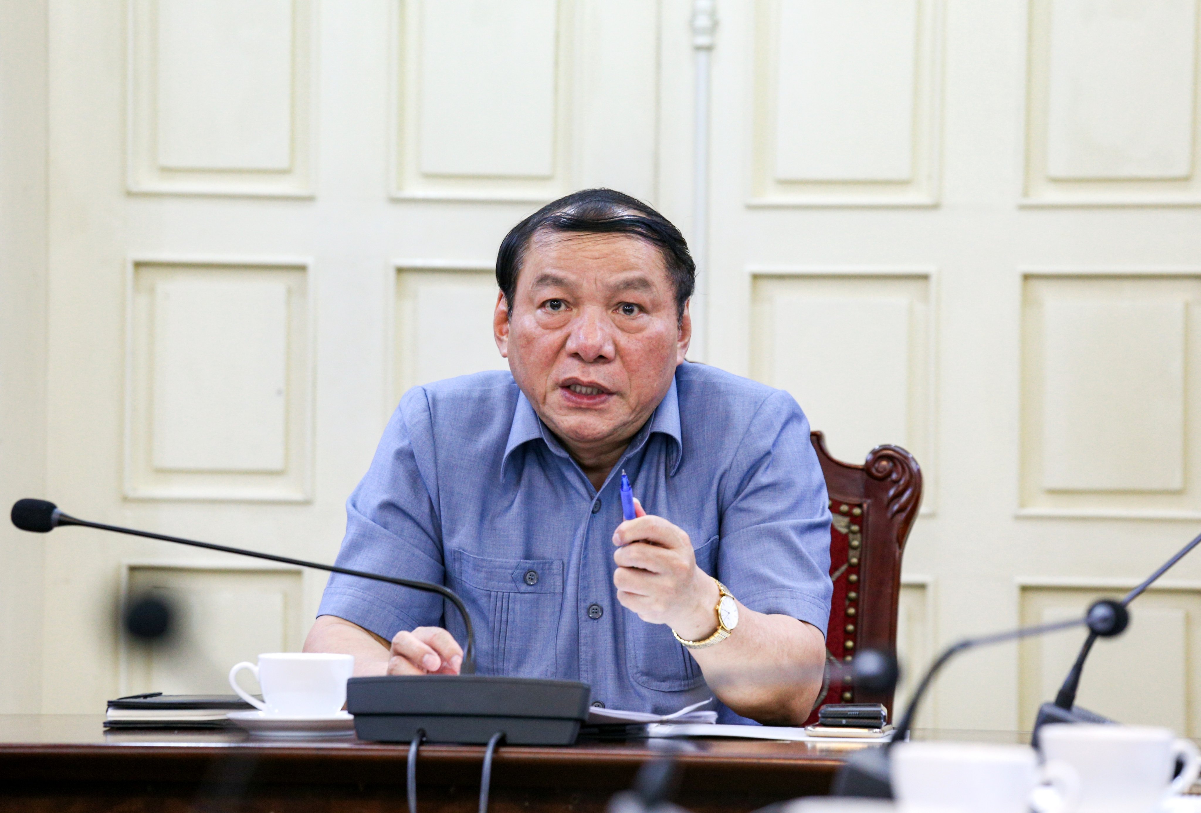 Thứ trưởng Bộ Văn hoá, Thể thao và Du lịch Nguyễn Văn Hùng, Chủ tịch Hội đồng chủ trì phiên họp